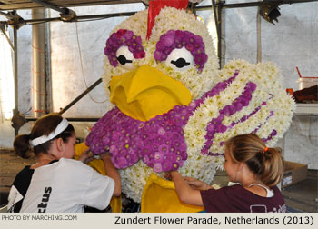 Float preparation 2013 Bloemencorso Zundert Photo