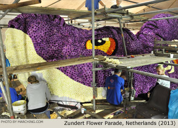 Float preparation 2013 Bloemencorso Zundert Photo