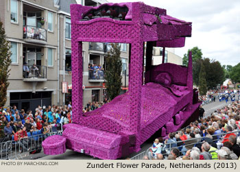 Monsters 2013 Bloemencorso Zundert Photo