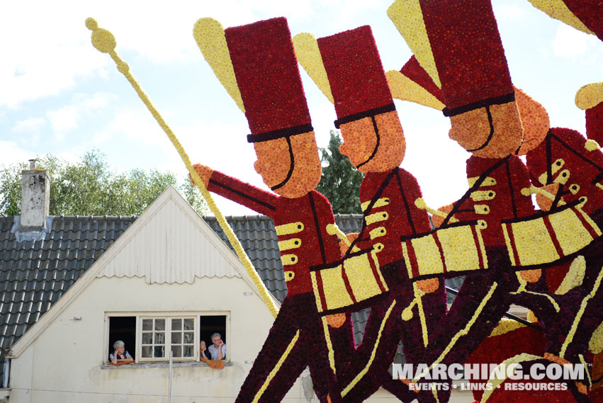 Marching Band by Buurtschap Molenstraat - 2016 Corso Zundert